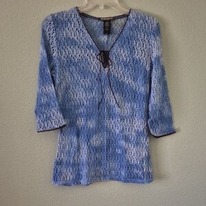 Bisou Bisou Blue and White Knit Blouse